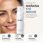 Cómo usar Medik8 Calmwise Soothing Cleanser: una pulsación sobre la piel húmeda, mañana y/o noche