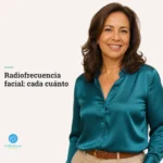 Mujer latina de 53 años con piel cuidada y luminosa