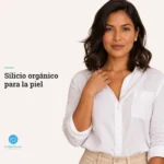 Mujer latina de 29 años con piel cuidada y luminosa