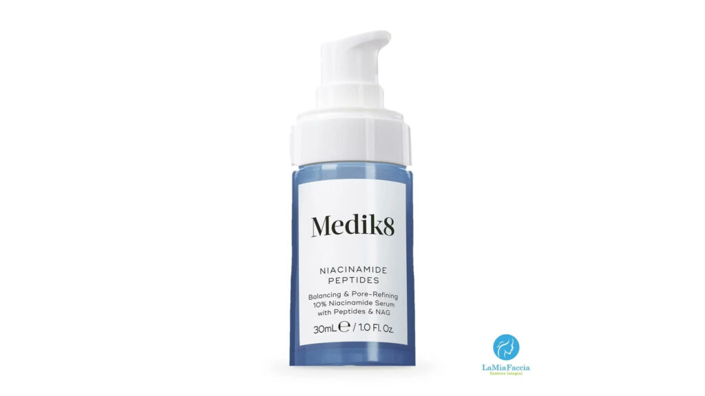 Video de Medik8 Niacinamide Peptides, sérum de niacinamida al 10% con zinc