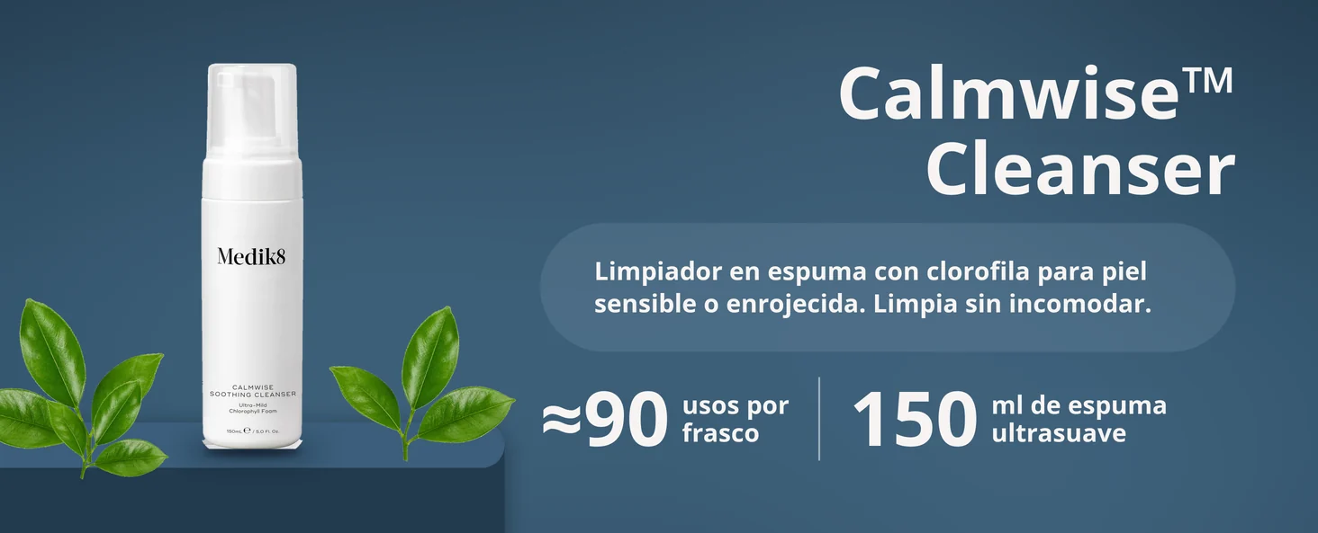 Medik8 Calmwise Soothing Cleanser, limpiador facial en espuma para piel sensible